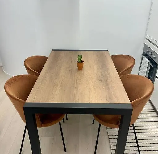Apartmán Modern - Walking Distance To Station